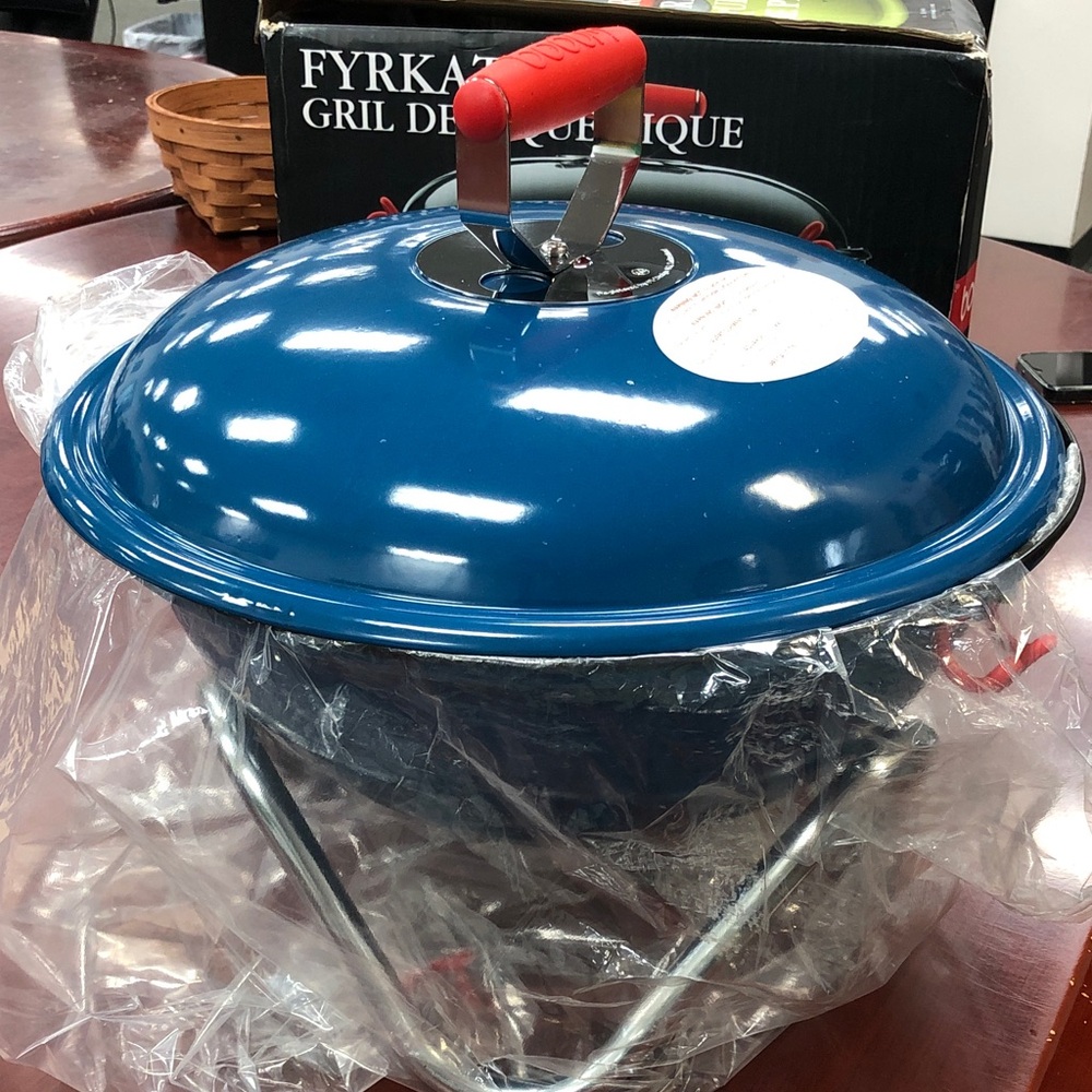 Bodum Teal Blue Picnic Grill with Red Accents